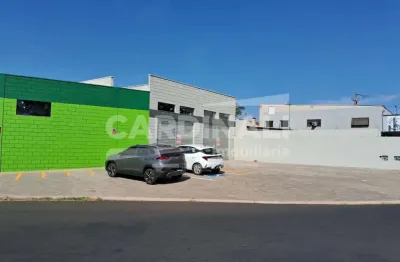 Salão comercial novo, com localização espetacular, pronto para seu novo comércio.