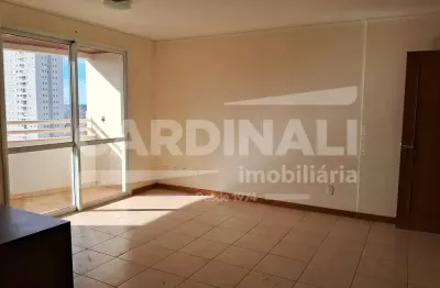 Apartamento com ótima localização, 03 dormitórios, sendo 01 suíte.