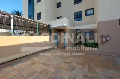 Apartamento com 03 dormitórios, sacada para o centro da cidade, no jardim tropical.