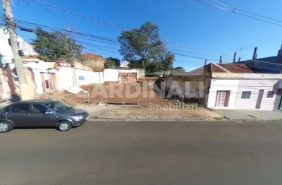 Terreno limpo pronto para construir muito bem localizado na área central de são carlos.