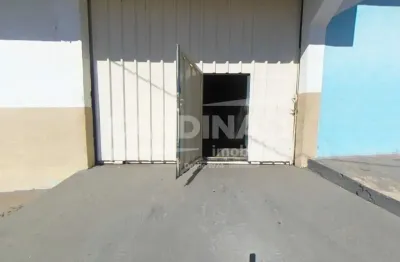 Barracão de 200 m² no bairro parque delta com 2 banheiros e um escritório.