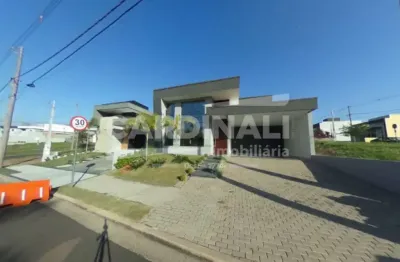 Casa nova com acabamento de primeira qualidade e muito bom gosto