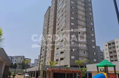 Apartamento com ótima localização, com suíte e área de lazer completo.