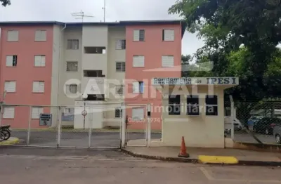 Apartamento com ótima localização, térreo e mobiliado.