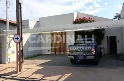 Sala comercial, com excelente localização, no centro.