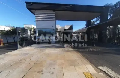 Apartamento de dois dormitórios com 1 vaga de garagem.