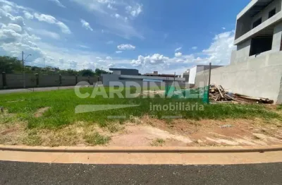 Excelente lote em condomínio fechado na região do shopping em são carlos - sp