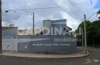 Casa a venda com 03 dormitórios, no bairro selmi dei, em araraquara.
