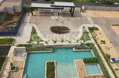 Apartamento novo com planejados, localização privilegiada.