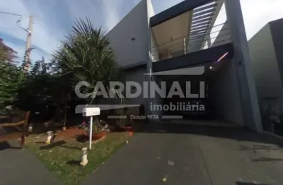 Sobrado, com estilo único de morar bem, no village damha ii.