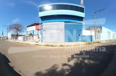 Barracão comercial -salas - mezanino . banheiros - escritório