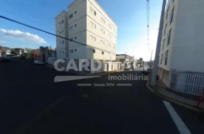 Apartamento com 2 quartos para alugar na Rua Anita Stella, 250, Vila Celina, São Carlos