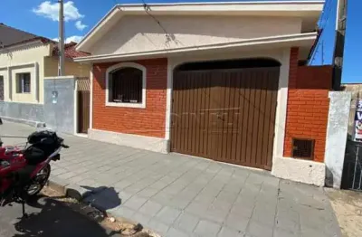 Casa com 2 dormitórios na vila prado em frente a paróquia santo antônio em são carlos