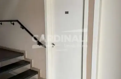 Apartamento com ótima localização, próximo a supermercados.