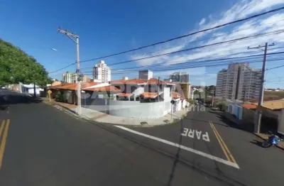 Imóvel de esquina localizada no bairro jardim gibertoni proximo do sesc são carlos.