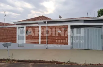 Casa com 3 quartos para alugar na Rua Mahiba Barcha, Casa, 397, Jardim Universal, Araraquara