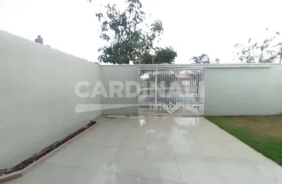 Casa com 3 quartos para alugar na Rua Julieta Crusca De Jesus, Casa, 2.300, Cidade Jardim, Araraquara