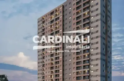 Apartamento novo com localização espetacular, todo planejado e com ar condicionado.