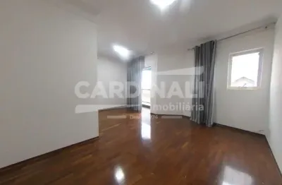 Apartamento de três dormitórios sendo um suíte no centro de são carlos.