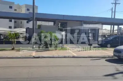 Apartamento térreo com quintal e 2 dormitórios próximo a faber.