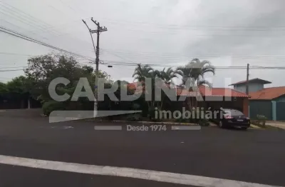 Imóvel de esquina bem localizado e seguro no bairro samambaia - são carlos.