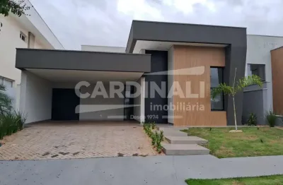 Linda casa nova em condomínio, com 03 suítes e acabamento de primeira qualidade.