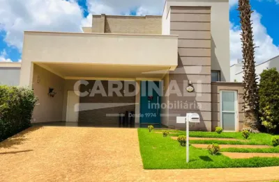 Linda casa em condomínio, acabamento de primeira qualidade e muito bom gosto.