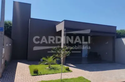 Casa em condomínio com preço de ocasião, com ótima localização.