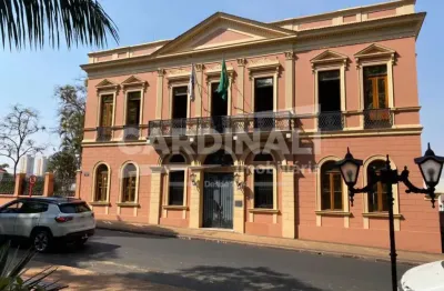 Casa comercial para alugar na Rua Treze de Maio, 2060, Jardim São Carlos, São Carlos