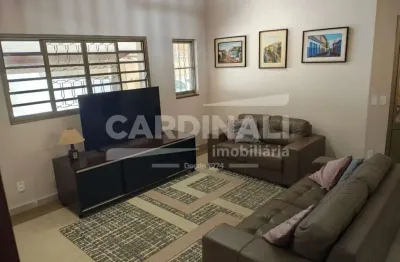 Casa com 3 quartos para alugar na Avenida Roberval Pozzi, 75, Parque Santa Marta, São Carlos