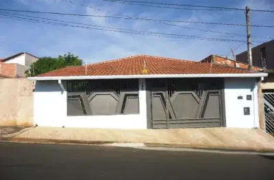 Casa com 3 quartos à venda na Rua Orlando Tavoni, Antiga Rua 64 - Lote 2349b/2350a/2350b, 185, Cidade Aracy, São Carlos