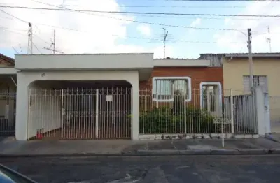 Casa com 3 quartos à venda na Rua Cincinato Braga, 72, Vila Pelicano, São Carlos