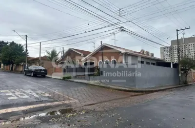 Casa com 2 quartos à venda na Rua Senador José Ermírio De Moraes, Casa De Esquina, 168, Vila Melhado, Araraquara