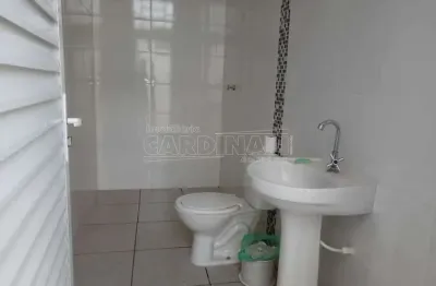 Casa à venda na Avenida Giocondo Vaccari Tezini, Lote 122 Quadra H, 641, Jardim Serra Azul, Araraquara