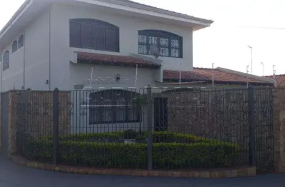 Casa com 3 quartos à venda na Rua Doutor Walter Medeiros Mauro, 637, Vila Harmonia, Araraquara