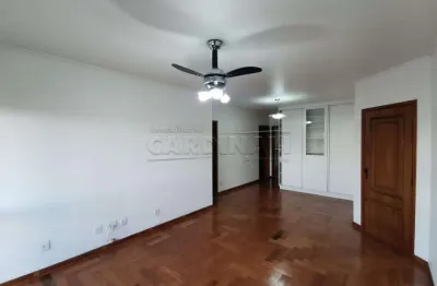 Apartamento com 3 quartos para alugar na Rua Expedicionários Do Brasil, 4º Andar, 2030, Centro, Araraquara