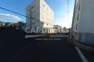 Apartamento com 2 quartos para alugar na Rua Anita Stella, 250, Vila Celina, São Carlos