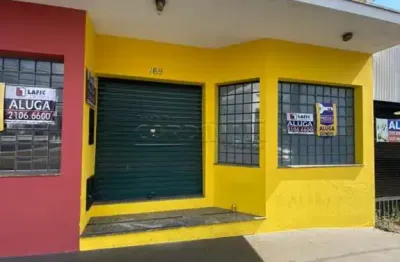 Salão comercial no centro de são carlos na frente da descasa