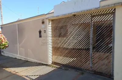 Casa com 4 quartos à venda na Rua Orestes do Carmo Capato, 249, Jardim Pinheiros (Vila Xavier), Araraquara