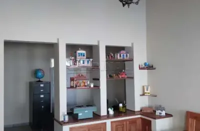 Casa com 2 quartos à venda na Rua Demétrio Calfat, 660, Centro, Dourado