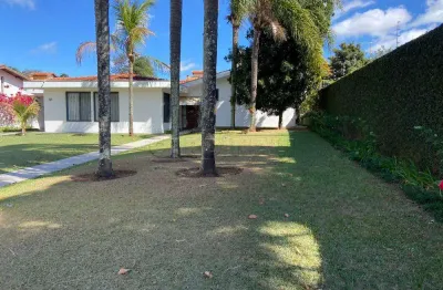 Casa com 3 dormitórios sendo 2 suítes completa de armários