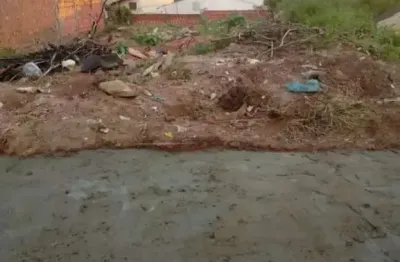Terreno à venda na Rua Rino Sannicolo, SN, Cidade Aracy, São Carlos