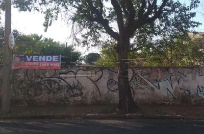 Terreno à venda na Avenida Barroso, Entre Ruas 8/9, Centro, Araraquara