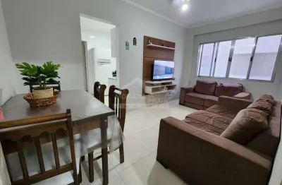 Apartamento mobiliado na guilhermina, 2 dormitórios, confira na imobiliária morada na praia.