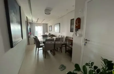 Apartamento no canto do forte de 02 dormitórios sendo 01 suíte, 2 vagas de garagem, semi mobiliado.