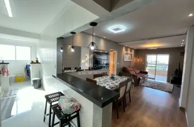 Apartamento mobiliado 02 dormitórios, 1 suíte, 2 vagas, lazer, só na imobiliária em praia grande.