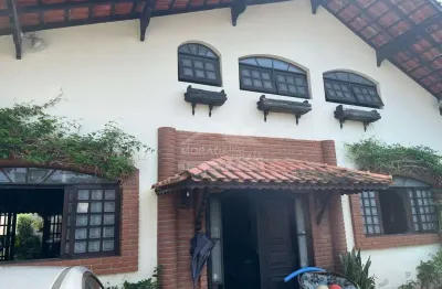 Casa no isolada no canto do forte, 3 dormitórios, 2 vagas, confira na imobiliária em praia grande