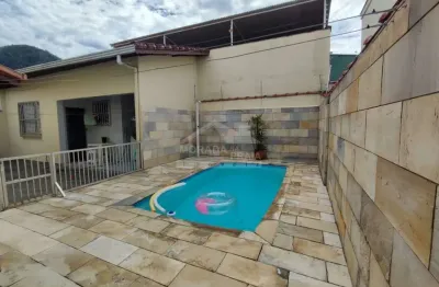 Casa isolada,03 dormitórios com piscina, no canto do forte, só na imobiliária em praia grande.