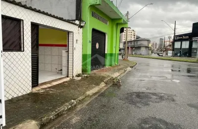 Ótima casa com salão para comércio, localizado na av. kennedy no boqueirão!
