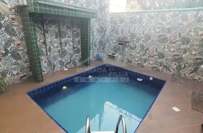 Casa isolada de 3 dormitórios com piscina no canto do forte, praia grande.